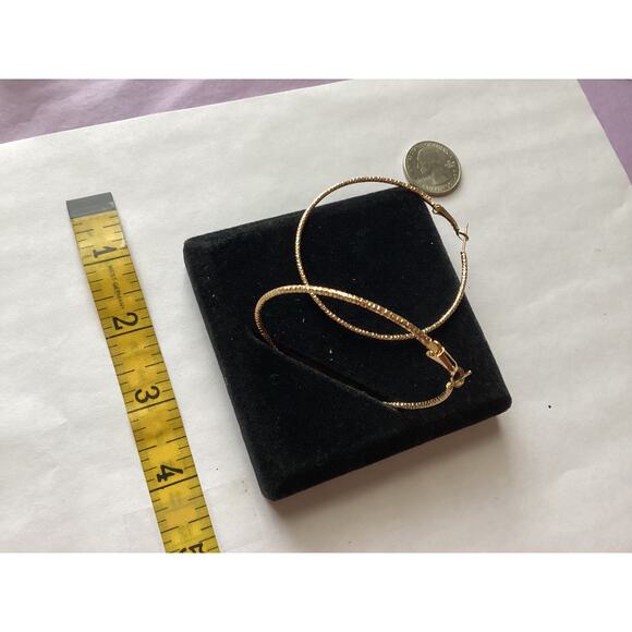 4026 NWOP 2 1/4" Vintage Art Deco Style Goldtone Etched Leverback Hoop Earrings - Picture 2 of 3